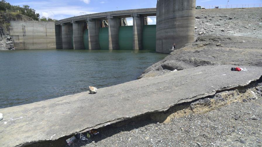 Sigue crítico suministro agua potable en Santiago Sigue crítico suministro agua potable en Santiago