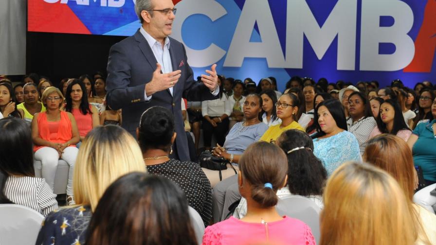 Luis Abinader tiene lista agenda hasta diciembre de su consulta “Unidos por el Cambio” Luis Abinader tiene lista agenda hasta diciembre de su consulta “Unidos por el Cambio”