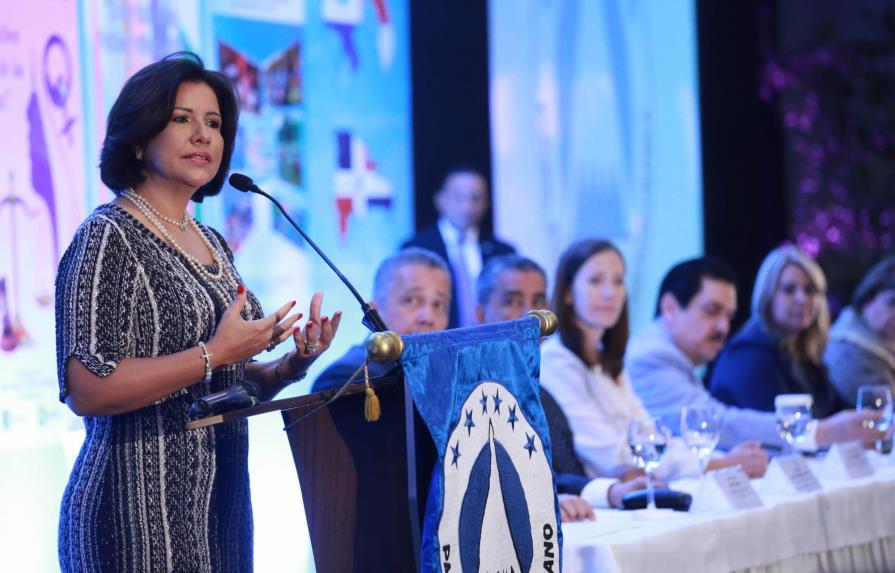 Margarita Cedeño pide penalizar la discriminación salarial por género