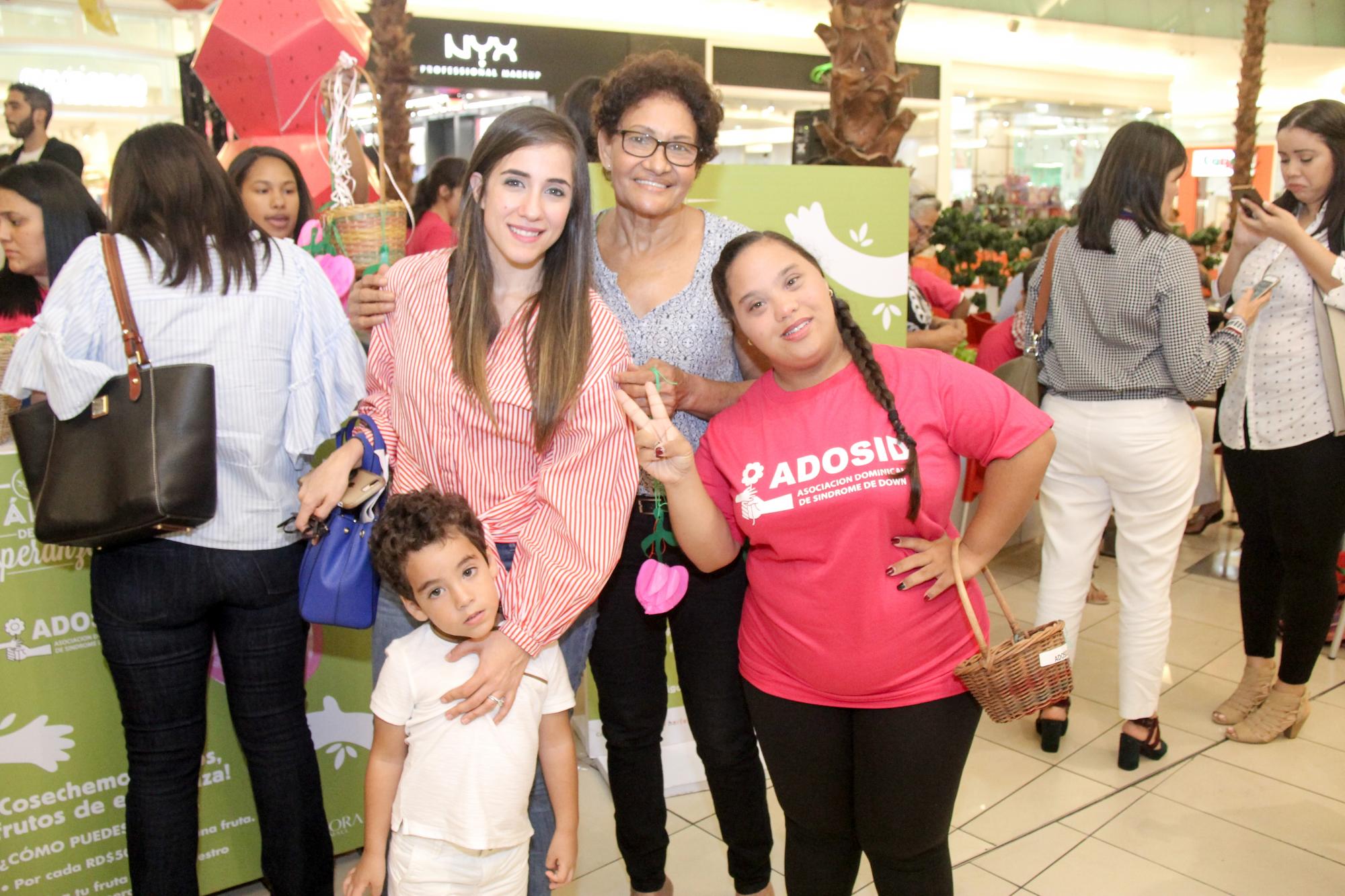  María Esperanza, Maicol David, Teresa Luciano, Genesis Graciano