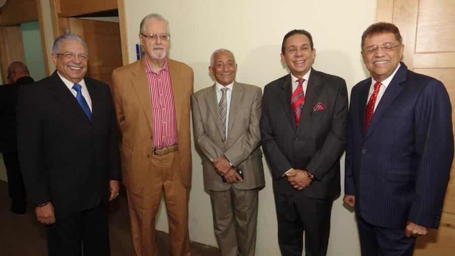 Rinden tributo a Rafael Solano por 50 aniversario de “Por amor”