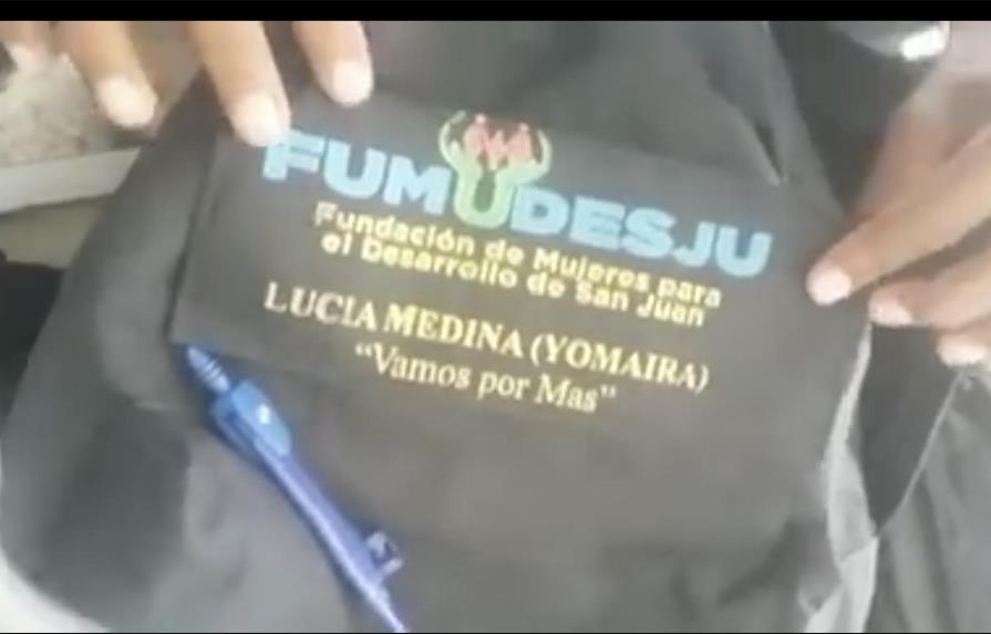 Critican a Lucía Medina por poner su nombre en mochilas de Educación