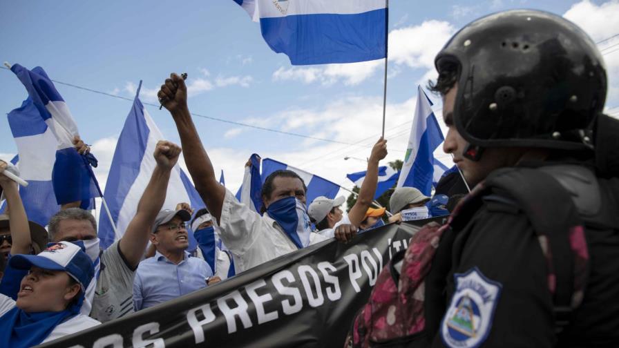 Miles se movilizan en contra de Ortega