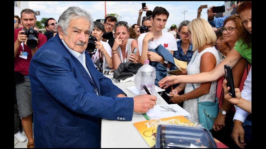 Mujica, una estrella en Venecia que no abandona su compromiso político Mujica, una estrella en Venecia que no abandona su compromiso político