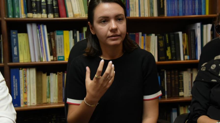 Familia de la joven que murió al caer de un octavo piso acusa al exnovio de la víctima Familia de la joven que murió al caer de un octavo piso acusa al exnovio de la víctima