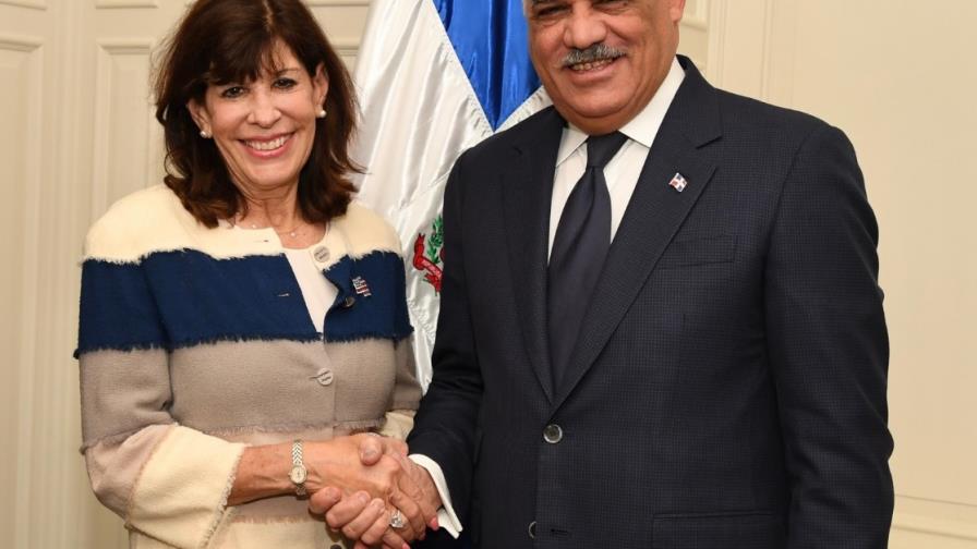 Canciller da la bienvenida a la embajadora de Estados Unidos, Robin S. Berstein Canciller da la bienvenida a la embajadora de Estados Unidos, Robin S. Berstein