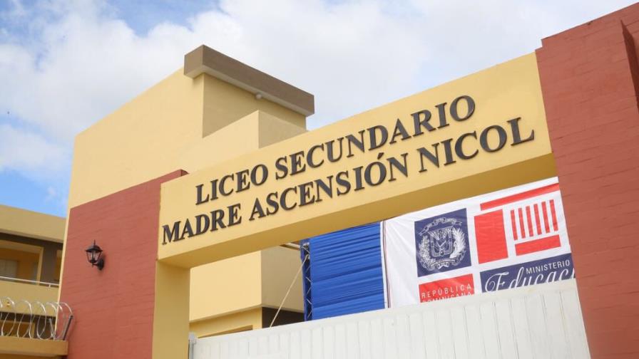 Presidente Medina inauguró este lunes tres planteles educativos en Monte Plata Presidente Medina inauguró este lunes tres planteles educativos en Monte Plata