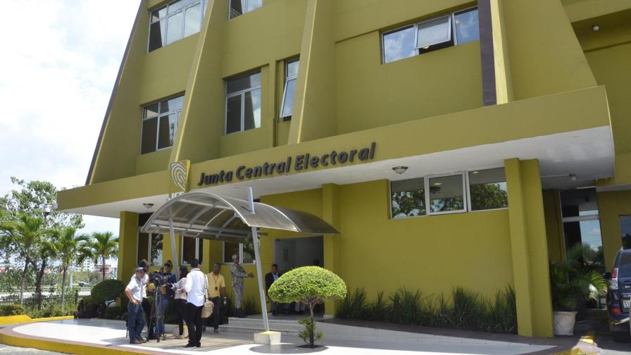 El pleno de la JCE ordena investigar veracidad de vídeo mochila El pleno de la JCE ordena investigar veracidad de vídeo mochila