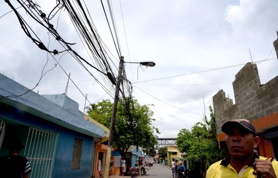 En Los Guandules amenazan con protestar en las calles por problemas en tendido eléctrico