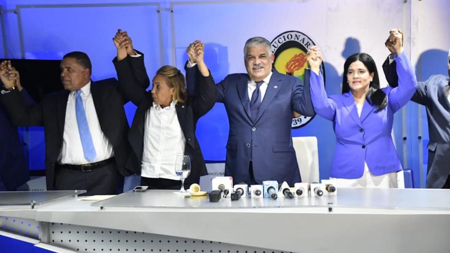 PRD juramenta nuevos militantes 