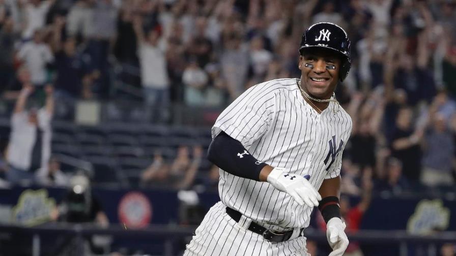 Miguel Andújar escogido como Novato del Mes en la Liga Americana