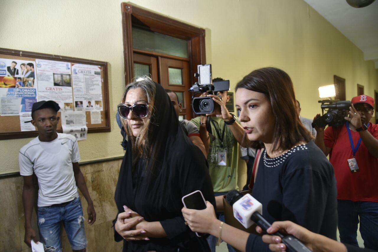 Anka Voicel y Cezara Voicila, madre y hermana de Andreea Celea.