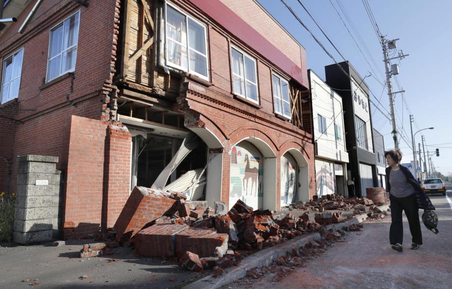 Un fuerte sismo provoca corrimientos de tierra en la isla japonesa de Hokkaido