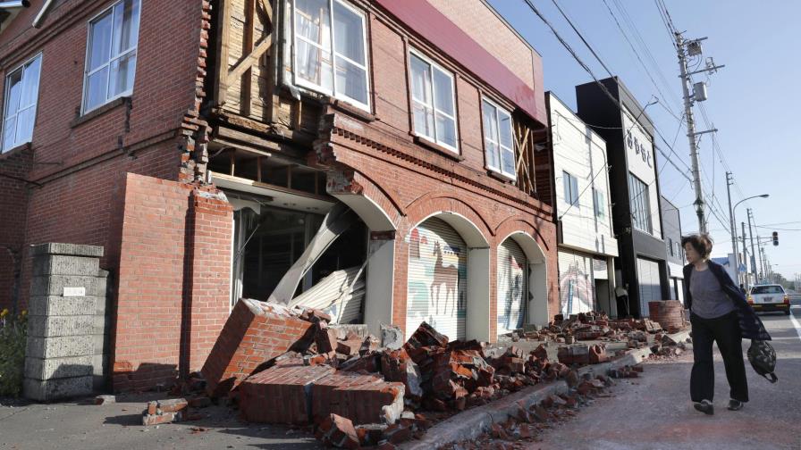Saldo de sismo en Japón sube a 92 muertos y 242 desaparecidos
