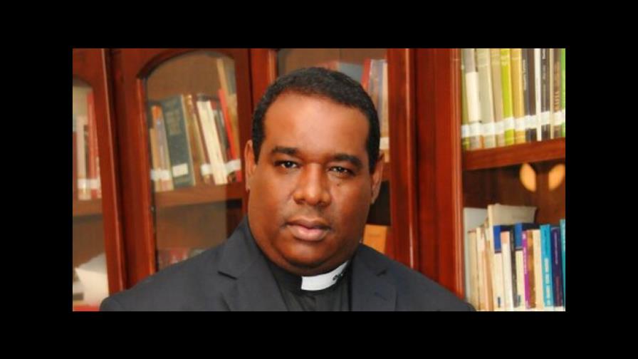 Rector de la universidad Católica  pide fortalecer ARS Senasa