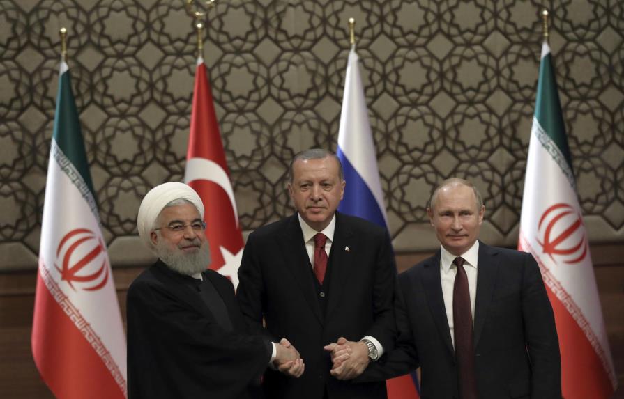 Irán, Rusia y Turquía cierran cumbre sobre provincia siria de Idlib sin superar sus diferencias