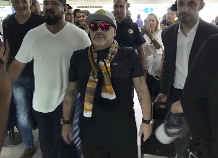 Maradona llega a Sinaloa para dirigir a Dorados