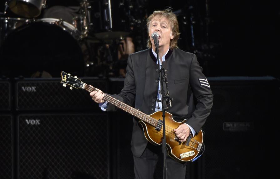 Paul McCartney canta en estación Grand Central, Nueva York