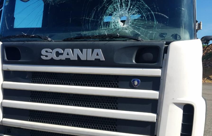 Empresa que transporta combustible denuncia ataques a camiones cargados en la Circunvalación de Santo Domingo