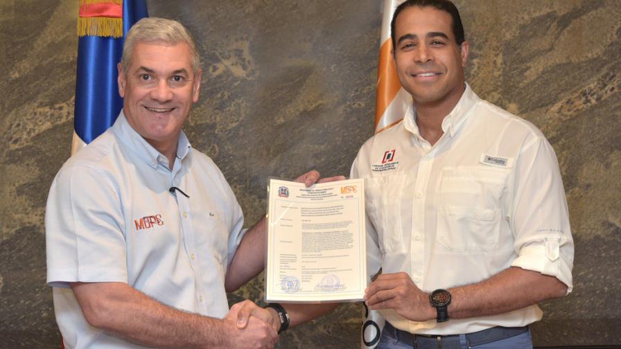 Obras Públicas emite primera licencia de construcción para titulación de un proyecto del Estado Obras Públicas emite primera licencia de construcción para titulación de un proyecto del Estado