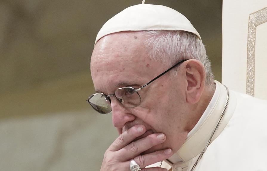 El Vaticano promete explicaciones de acusación sobre encubrimiento del papa