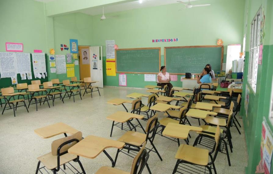 Profesores paralizan docencia por tres días en provincias Duarte y Hermanas Mirabal 