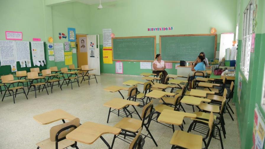 Profesores paralizan docencia por tres días en provincias Duarte y Hermanas Mirabal 