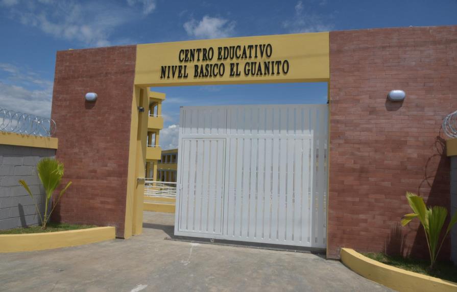 Gobierno inaugura centro educativo del nivel primario en Elías Piña