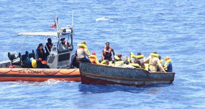 La Guardia Costera en San Juan repatría a 22 indocumentados dominicanos