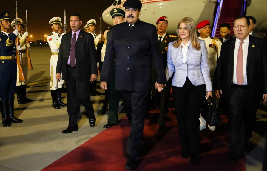 Oposición pide “amparo” a OEA mientras Maduro busca nueva relación con China