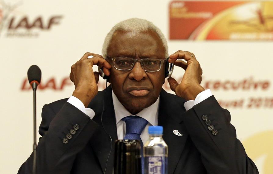 Expresidente de la IAAF Lamine Diack es investigado de nuevo por dinero de patrocinadores