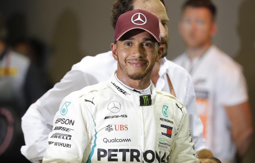 Leis Hamilton  consigue la pole en Singapur, Vettel tercero