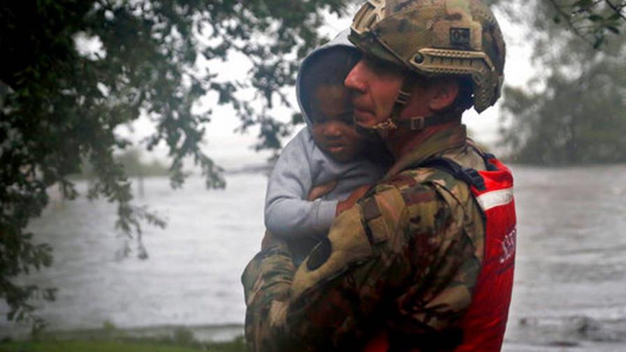 Aumenta  a 11 cifra de muertos por Florence; prevén más daños