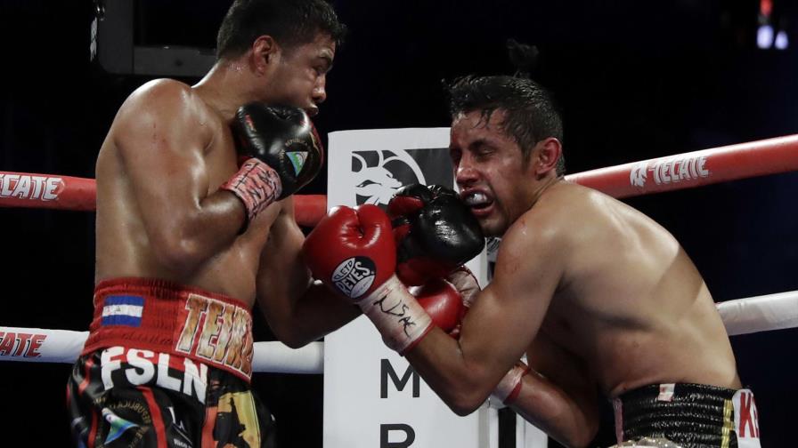 Román González noquea a Fuentes en cinco asaltos