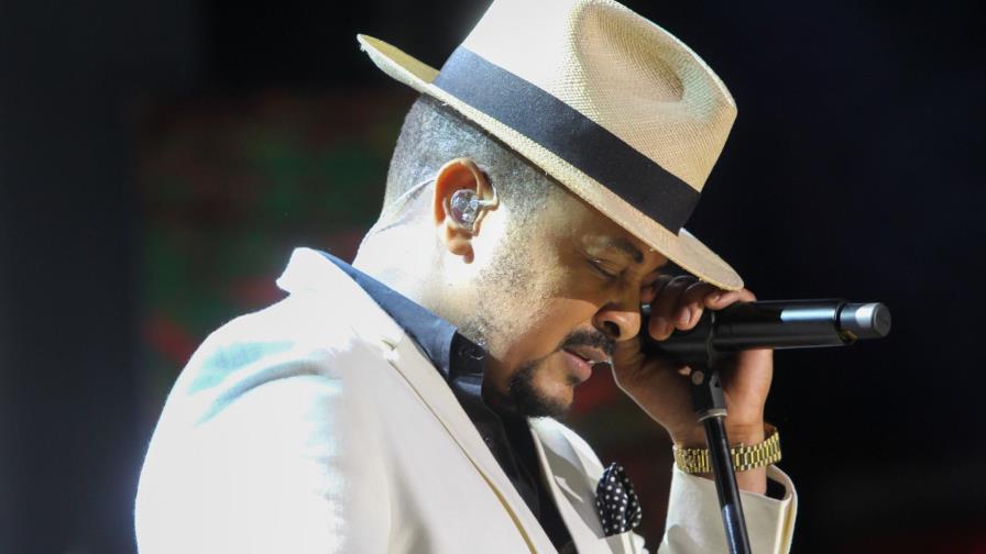 Wason Brazobán lleva a sus fanáticos a navegar entre poesías y desamor