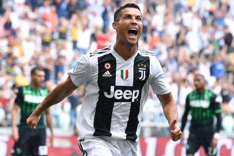 Cristiano Ronaldo se estrena como goleador en Italia, con doblete