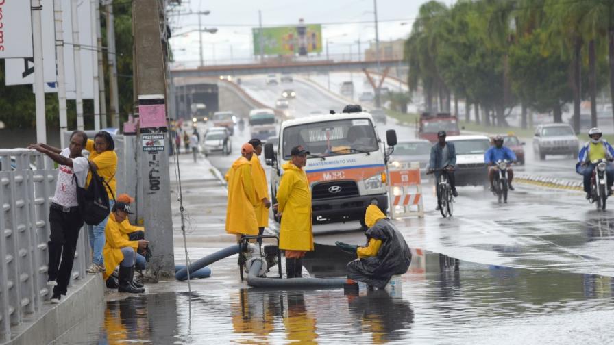 Lluvias causan estragos en distintos puntos de la ciudad Lluvias causan estragos en distintos puntos de la ciudad