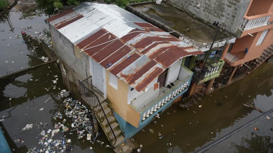 Al menos 216 desplazados y 228 viviendas afectadas por lluvias que seguirán este lunes 