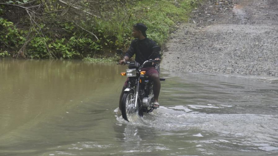 Diez comunidades incomunicadas en la provincia Monte Plata