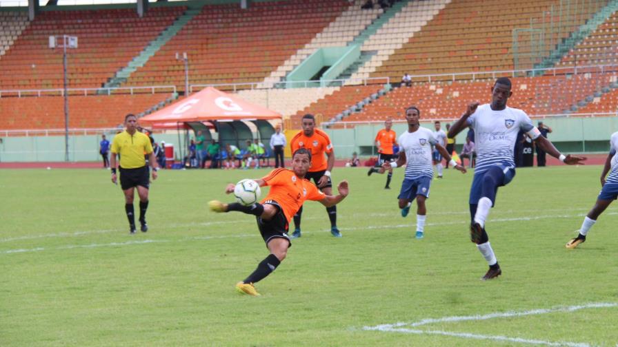 Con triplete de Marisi, el Cibao FC golea a O&M