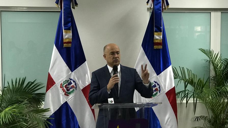 Domínguez Brito propone   el cierre de tres consulados dominicanos en Haití