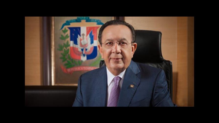 Presidente confirma a Héctor Valdez Albizu como gobernador del Banco Central 