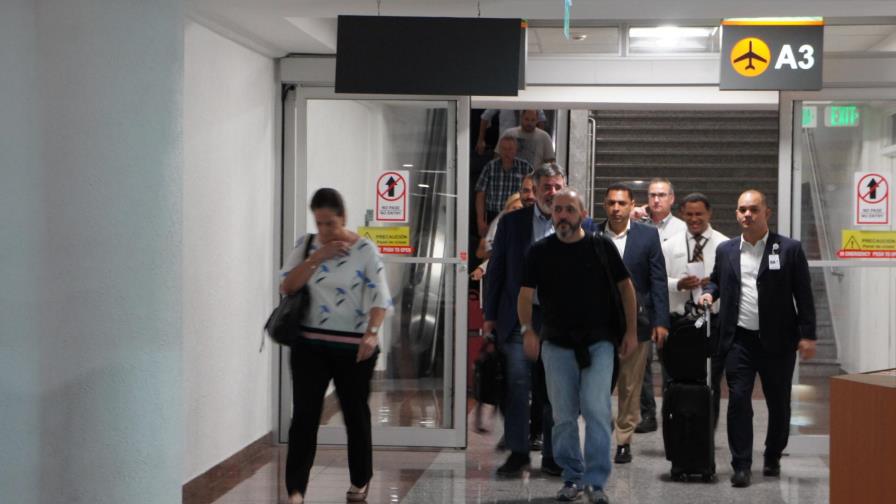 Víctor Díaz Rúa regresa al país horas antes de cumplirse el permiso otorgado por el juez