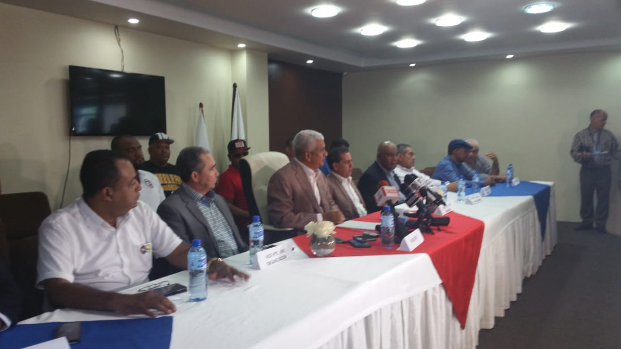 Los camioneros evitan el peaje por los altos costos de los mismos.