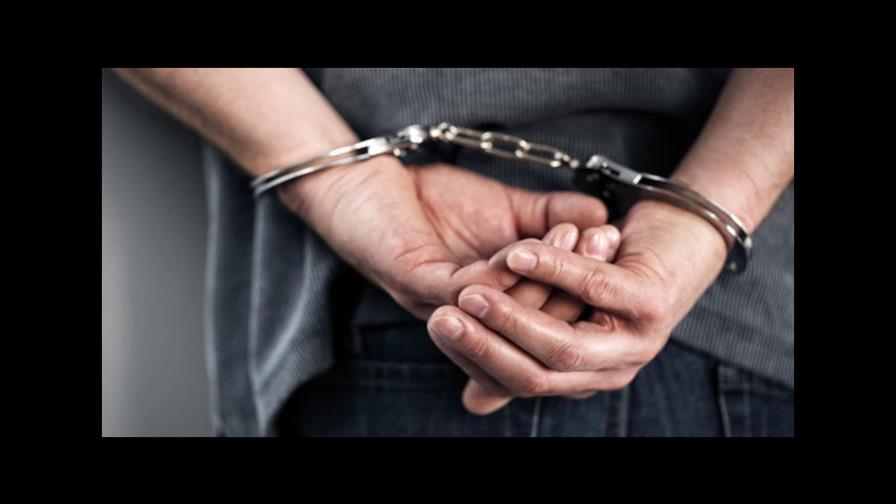Apresan acusado de matar a un hombre y a una niña hace cinco años