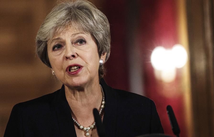 Theresa May desafía a la Unión Europea por el Brexit