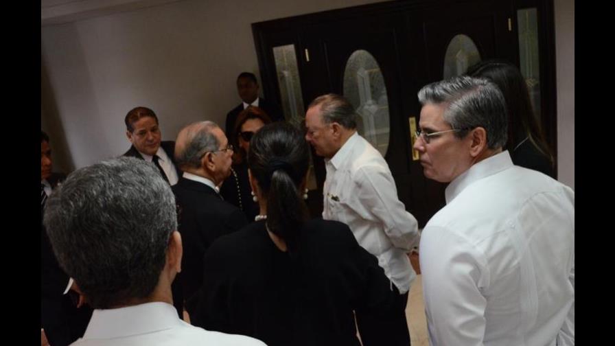 Medina da el pésame a familiares de César Medina y Fernando Rainieri