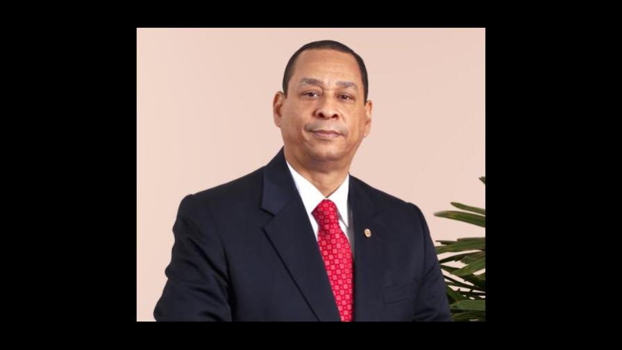 Presidente Medina confirma a Luis Armando Asunción como superintendente de Bancos