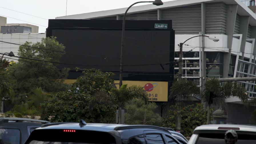 Alcaldía multa empresa por video porno en pantalla publicitaria de la 27 de Febrero 