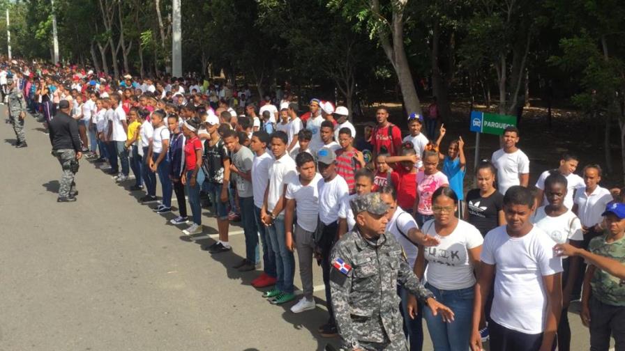Policía Nacional lanza programa de Policía Juvenil Comunitario en Santiago Policía Nacional lanza programa de Policía Juvenil Comunitario en Santiago